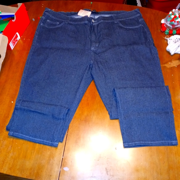 Clothes - Picture 3 of 8